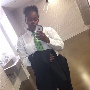 Meet your Posher, Monaray